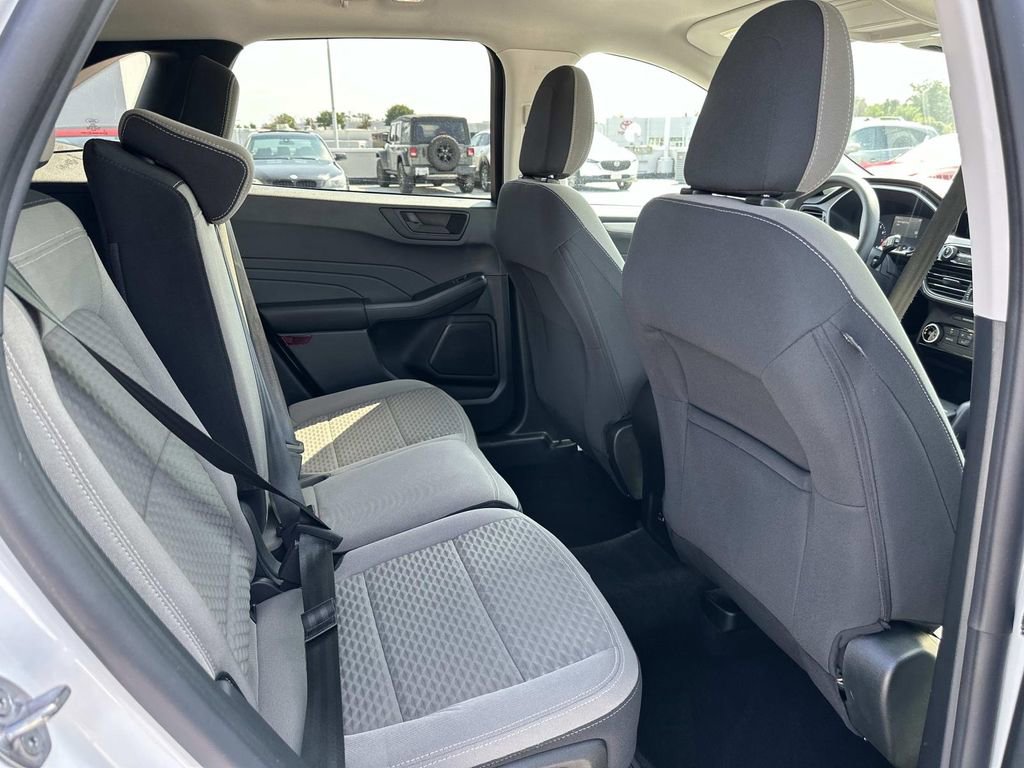 Used 2022 Ford Escape SE image 26