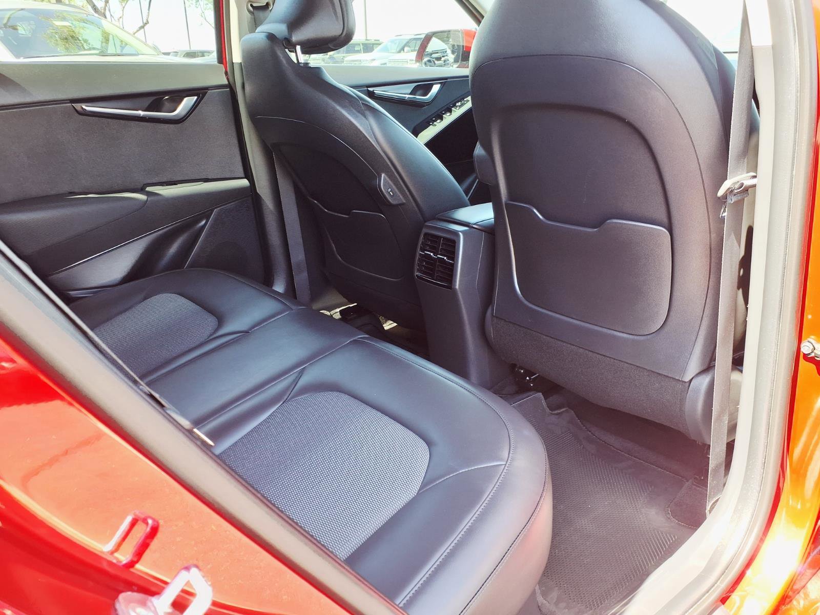 Used 2024 Kia Niro EX Touring FWD image 13