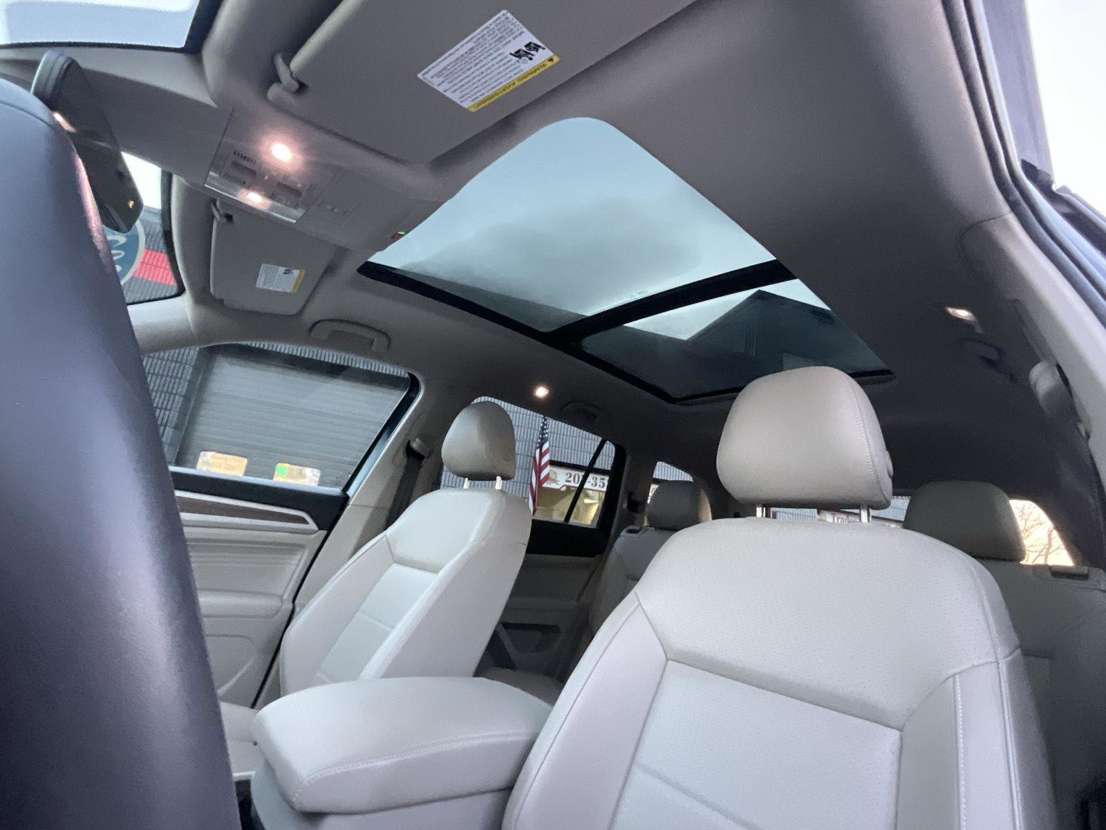 Used 2022 Volkswagen Atlas SEL image 17