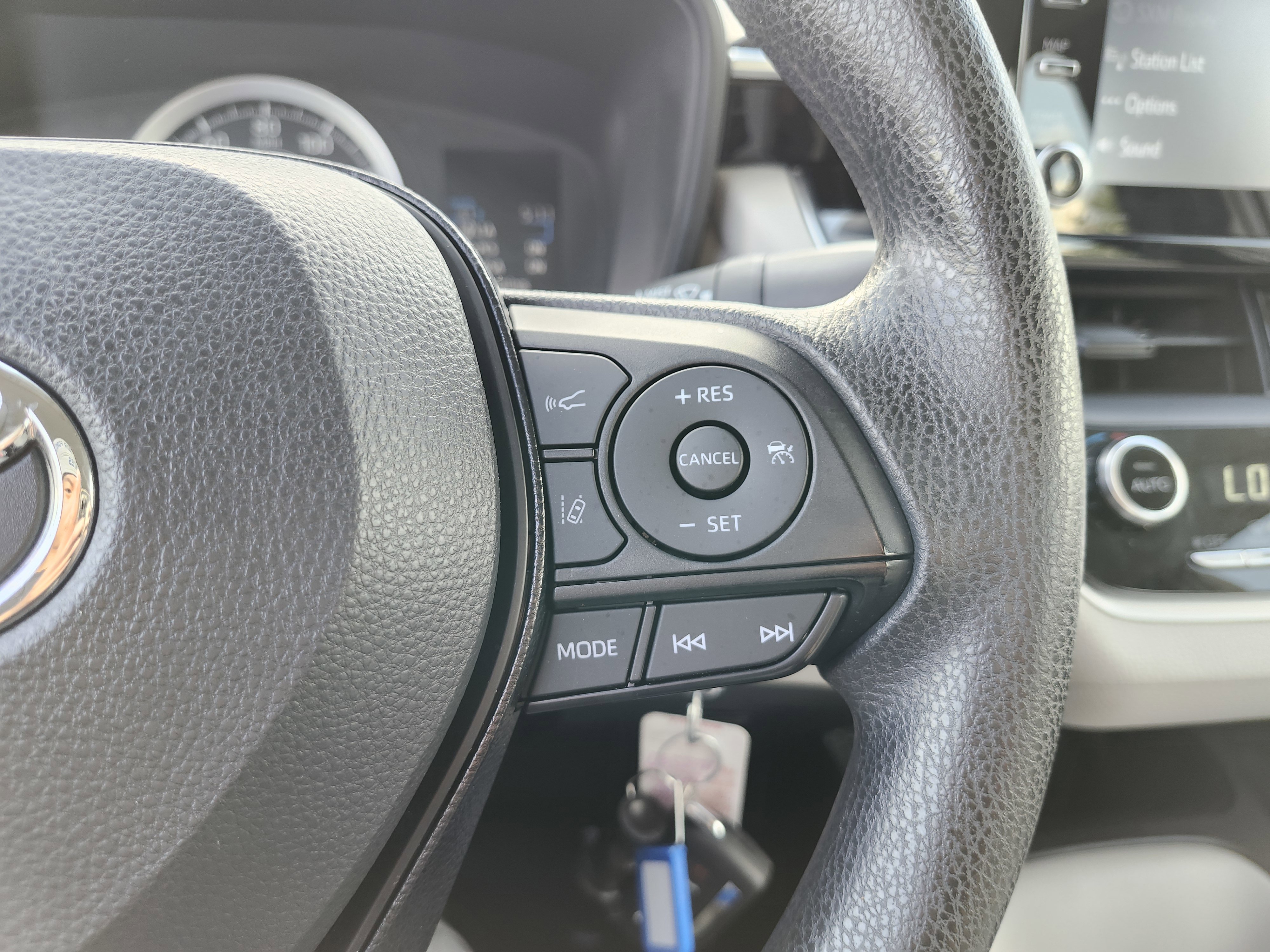 Used 2021 Toyota Corolla LE w/ Carpet Mat Package (TMS) FWD image 27