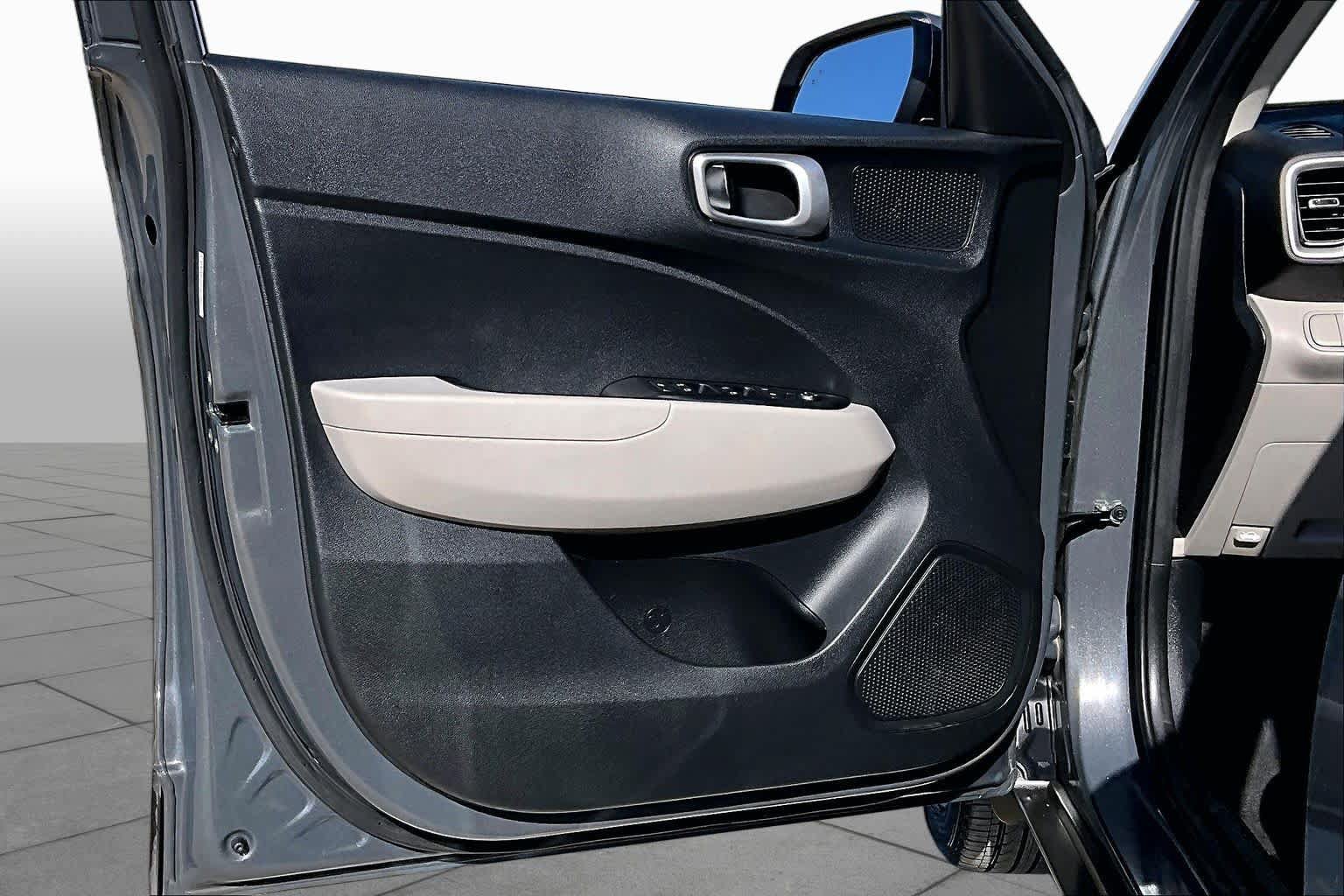 Certified 2023 Hyundai Venue SEL FWD image 22