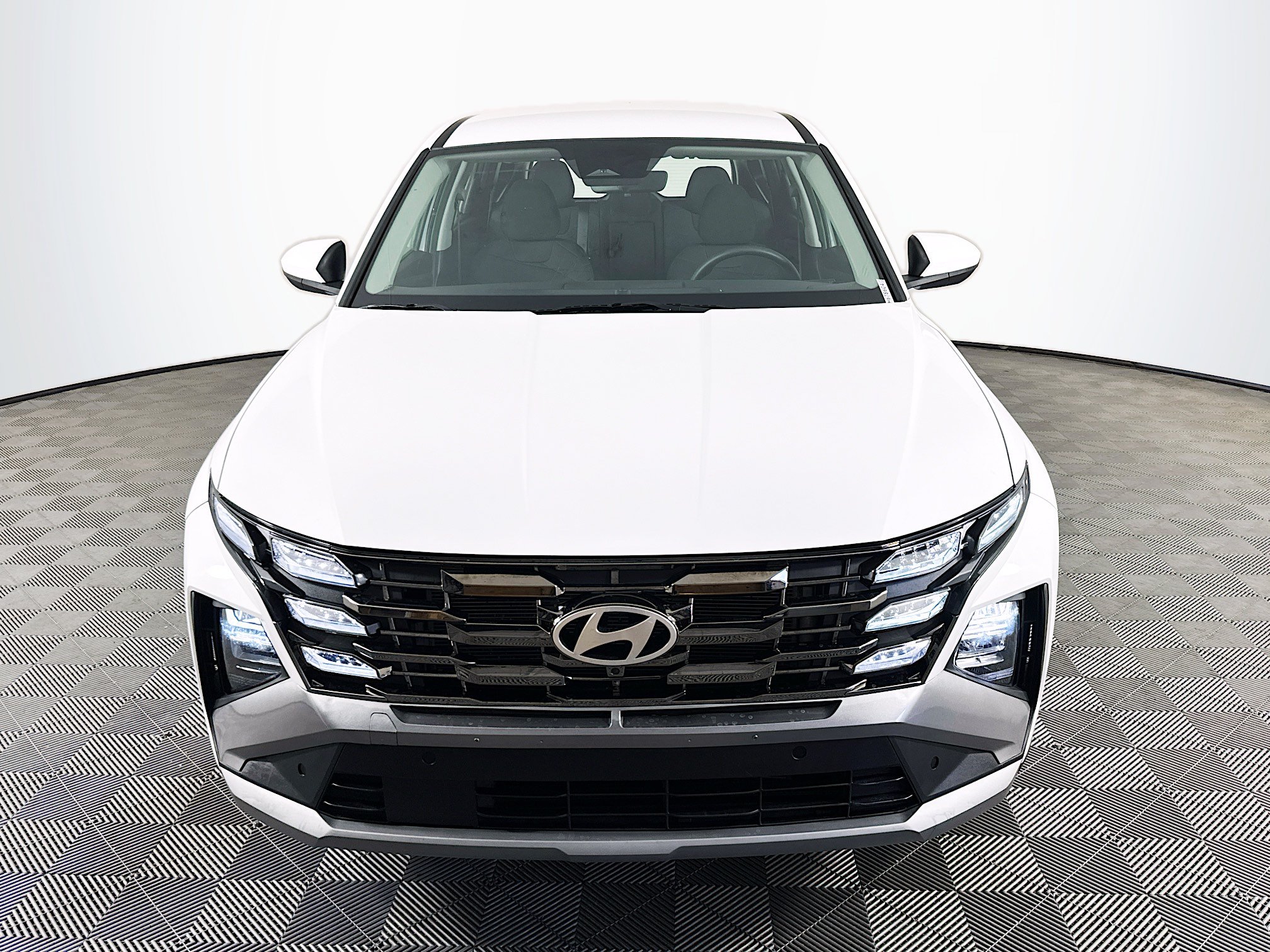 Used 2026 Hyundai Tucson SE FWD image 2