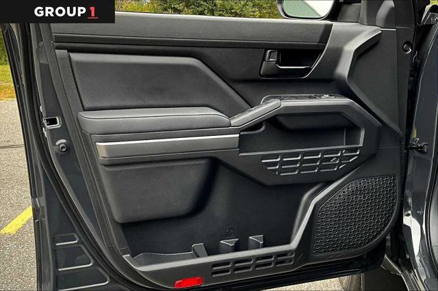 Certified 2024 Toyota Tacoma SR5 AWD/4WD image 10