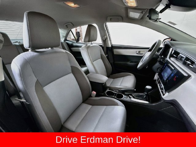 Used 2018 Toyota Corolla LE FWD image 24