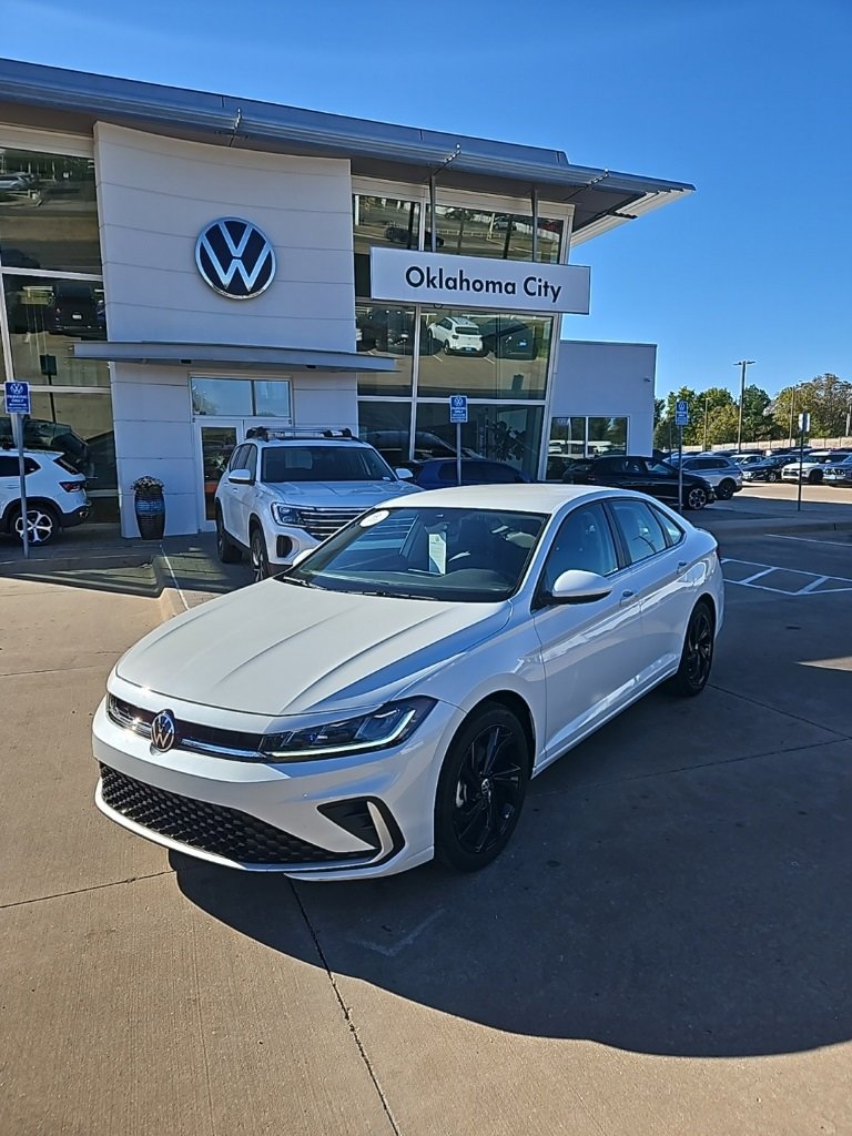 Used 2025 Volkswagen Jetta SE