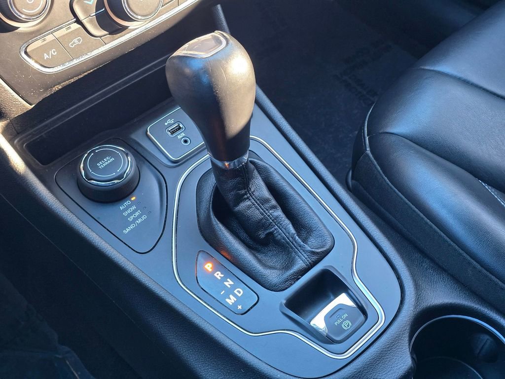 Used 2019 Jeep Cherokee Latitude Plus image 39