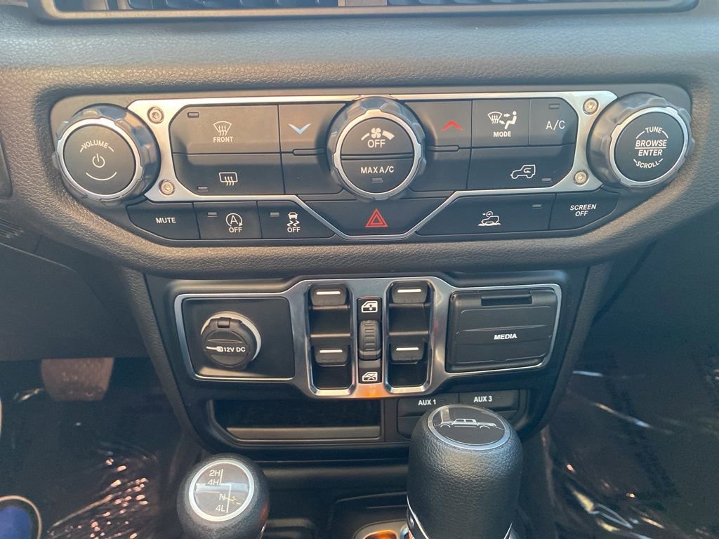 Used 2024 Jeep Gladiator Sport image 10