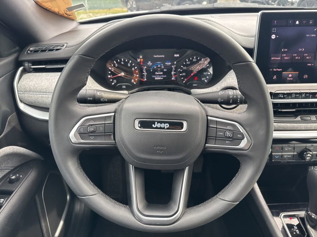 Used 2024 Jeep Compass Latitude image 18