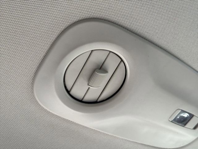 Used 2024 Chrysler Pacifica Limited FWD image 20