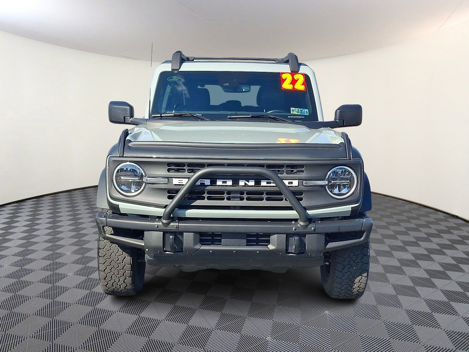 Used 2022 Ford Bronco Black Diamond image 2