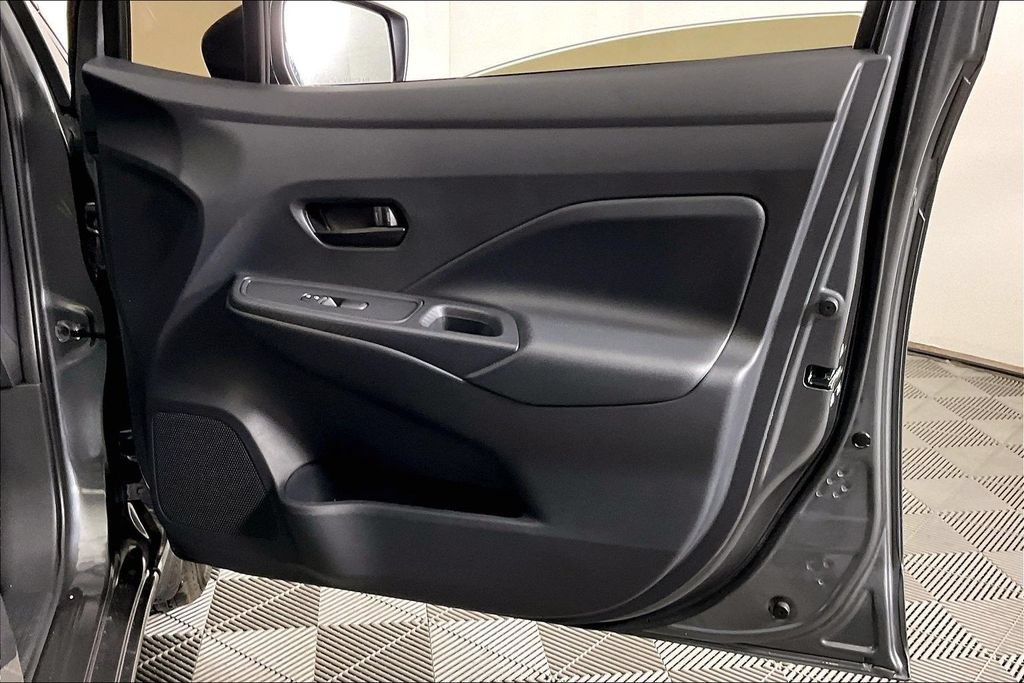 New 2025 Nissan Versa S w/ Trunk Package FWD image 17