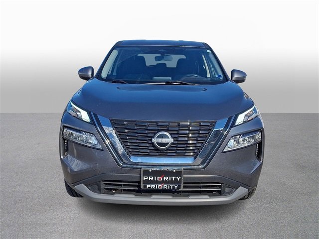 Used 2023 Nissan Rogue SV image 2