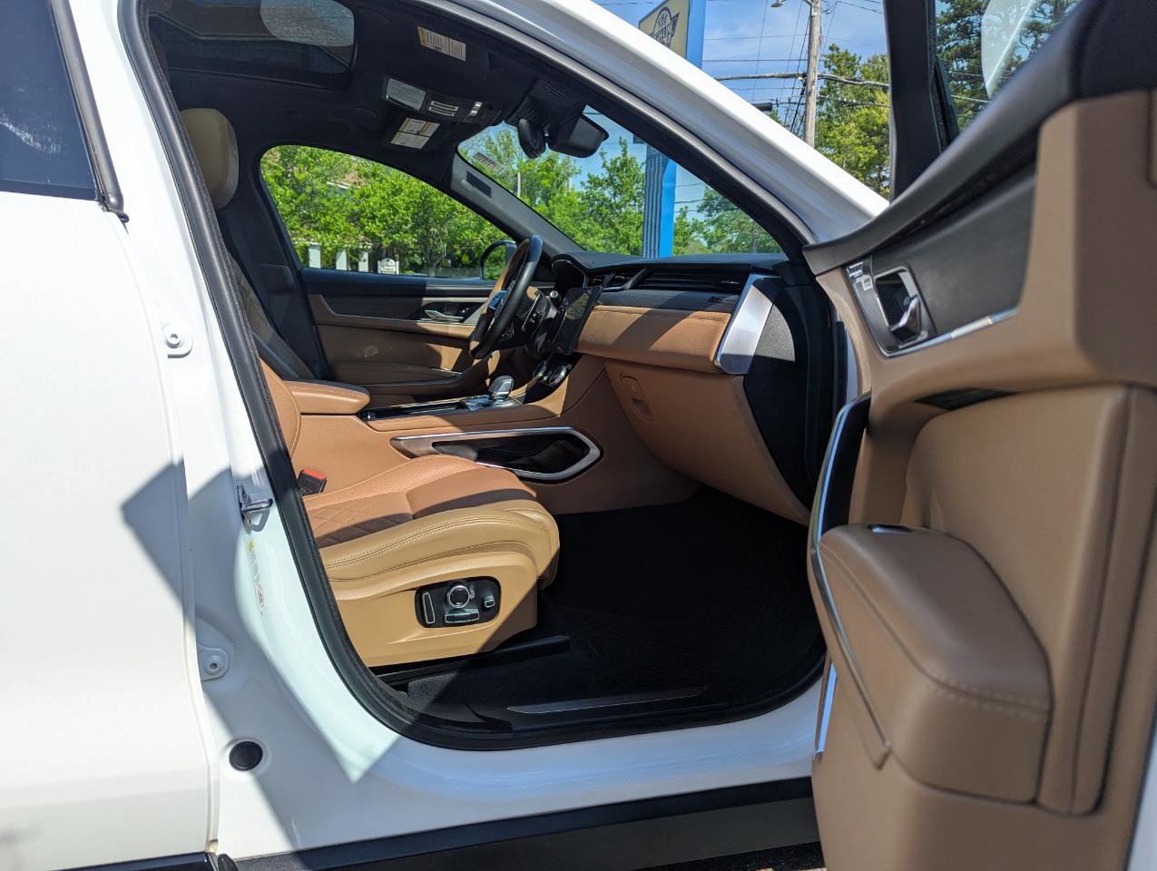 Used 2023 Jaguar F-PACE S AWD/4WD image 33