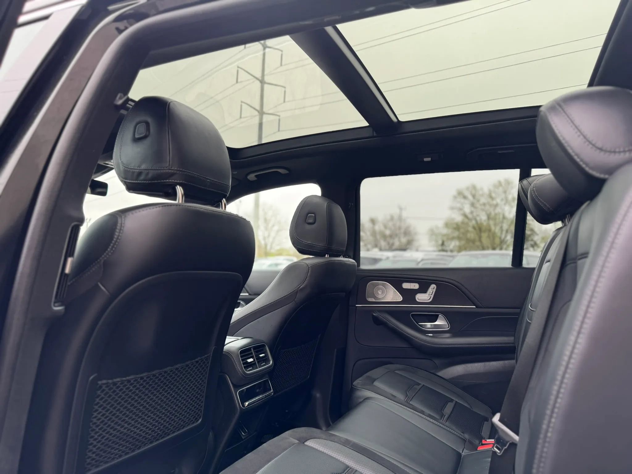 Used 2023 Mercedes-Benz GLS 63 AMG 4MATIC w/ Warmth & Comfort Package image 32