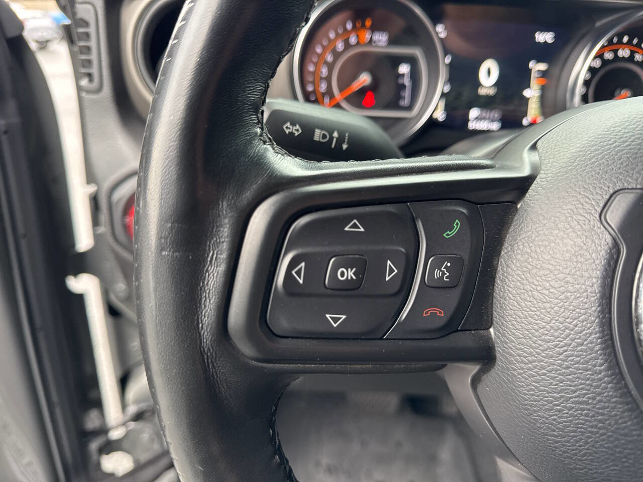 Used 2021 Jeep Gladiator Sport image 27