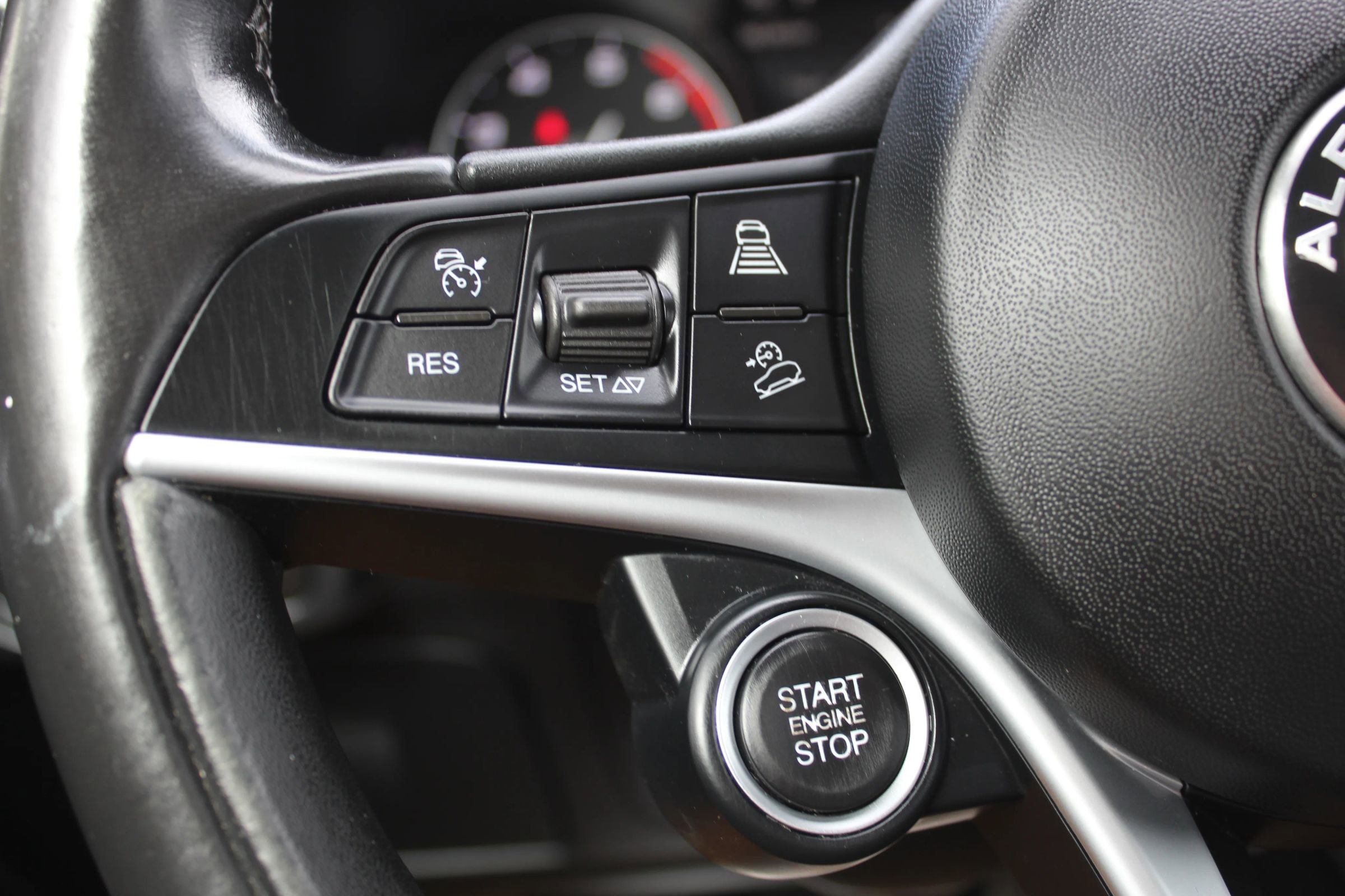 Used 2019 Alfa Romeo Stelvio Ti Lusso w/ Quick Order Package 22X Lusso AWD/4WD image 27