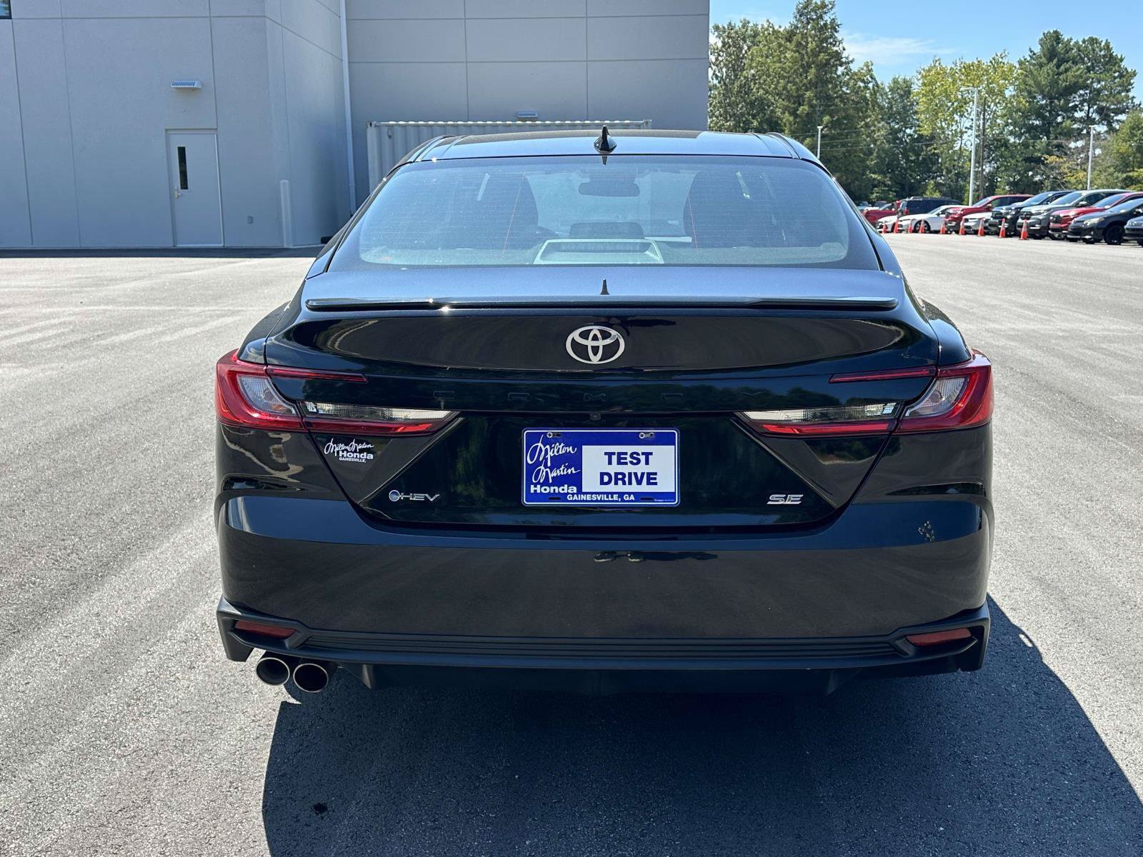 Used 2025 Toyota Camry SE FWD image 24
