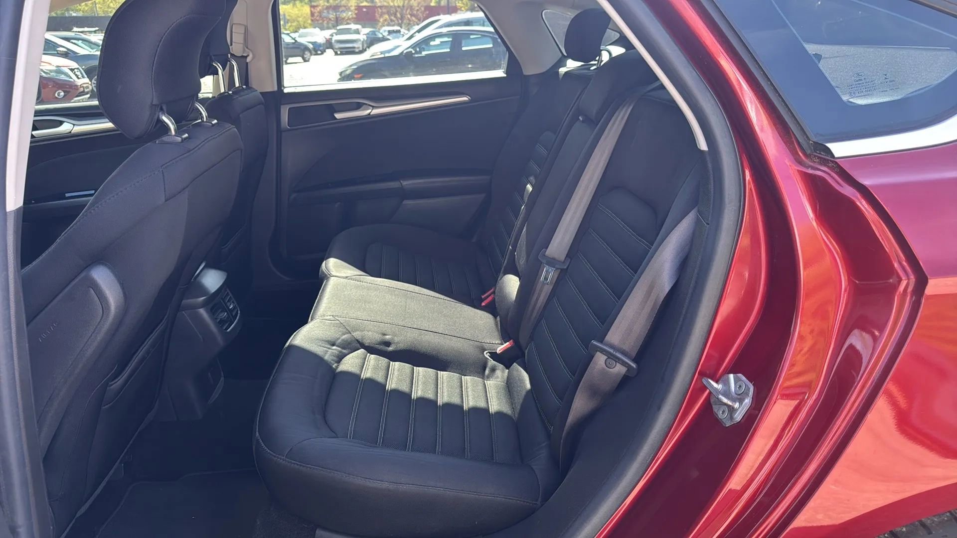 Used 2014 Ford Fusion SE image 11