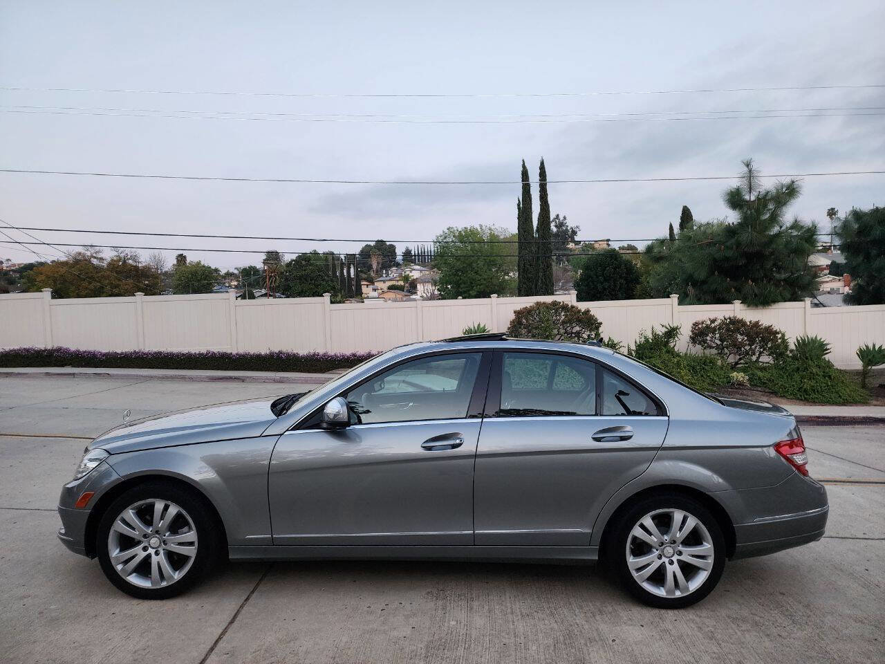 Used 2008 Mercedes-Benz C 300 Sedan image 9
