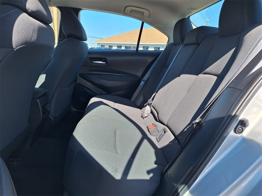 Used 2021 Toyota Corolla LE image 21