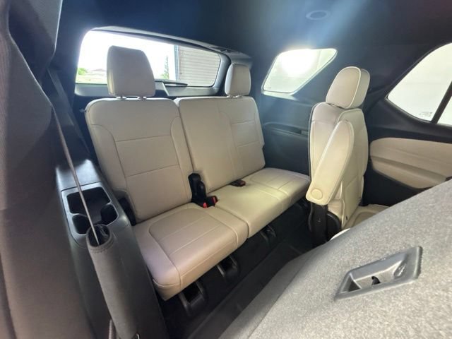 Used 2023 Chevrolet Traverse Premier w/ LPO, Floor Liner Package AWD/4WD image 32
