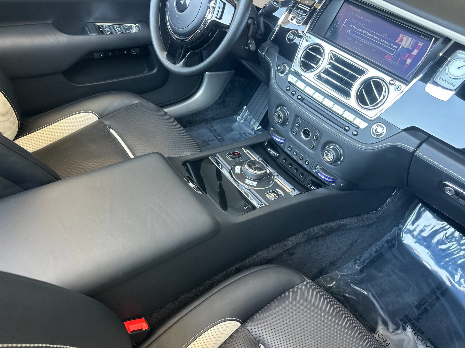 Certified 2019 Rolls-Royce Dawn RWD image 16