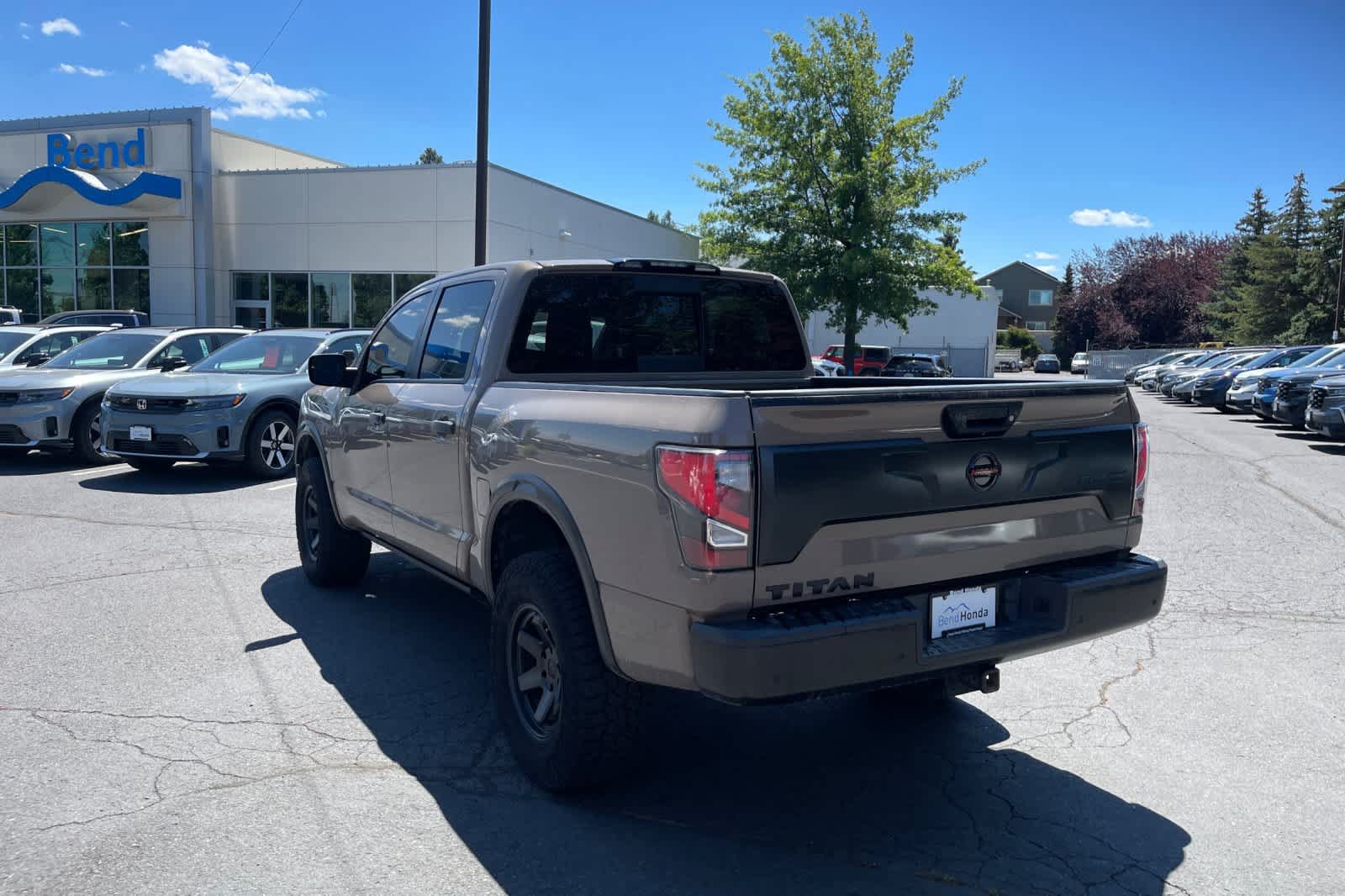 Used 2021 Nissan Titan PRO-4X w/ Off Road Protection Package AWD/4WD video 3