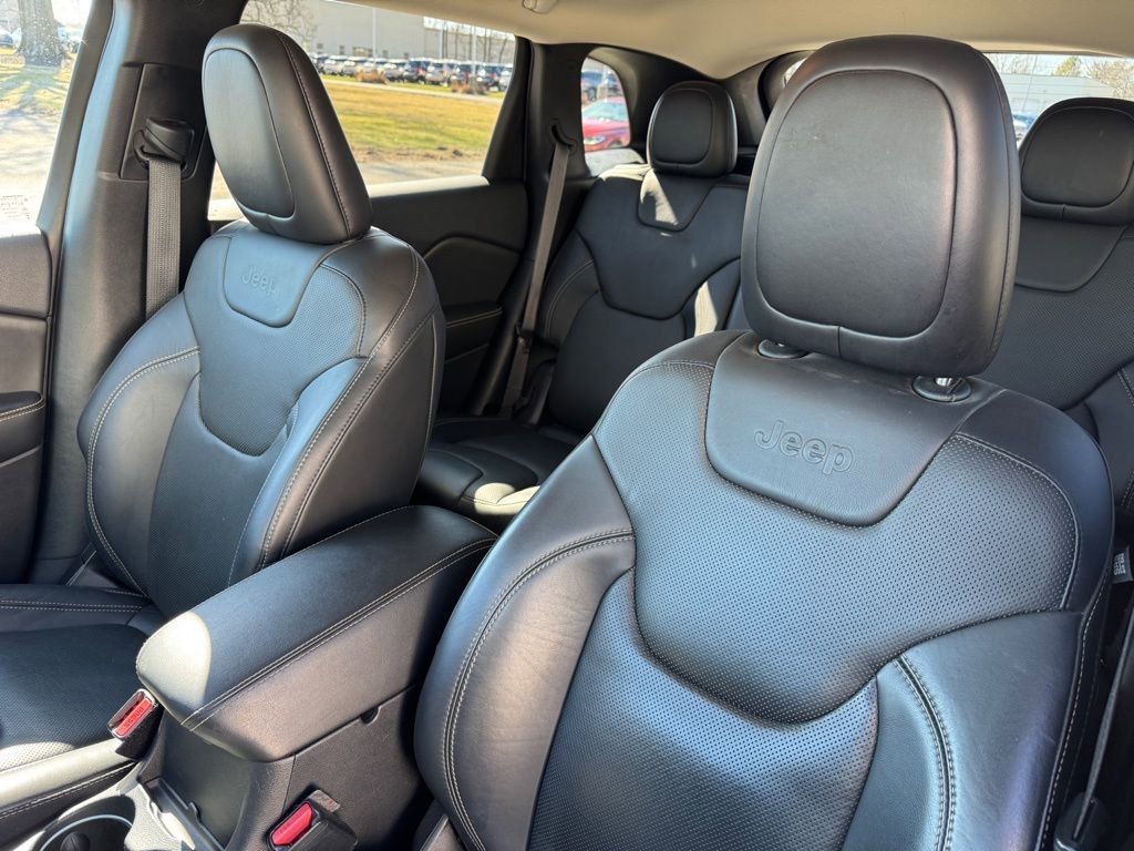 Used 2016 Jeep Cherokee Limited w/ Luxury Group FWD image 15