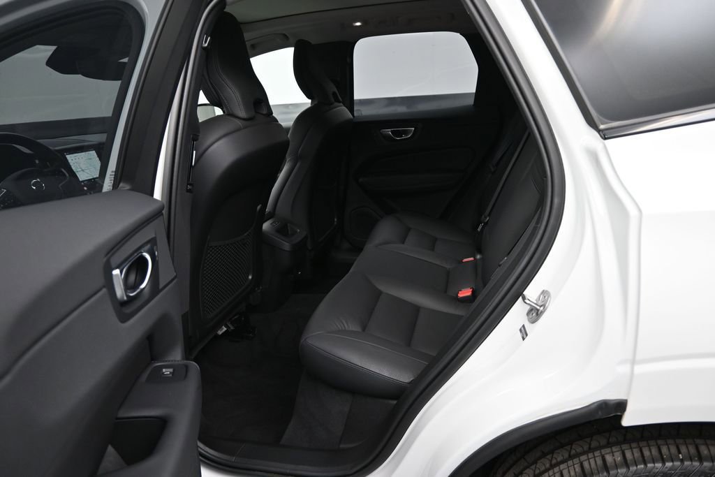 Used 2025 Volvo XC60 B5 Plus w/ Climate Package AWD/4WD image 11