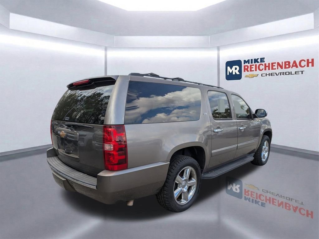 Used 2014 Chevrolet Suburban LTZ image 4