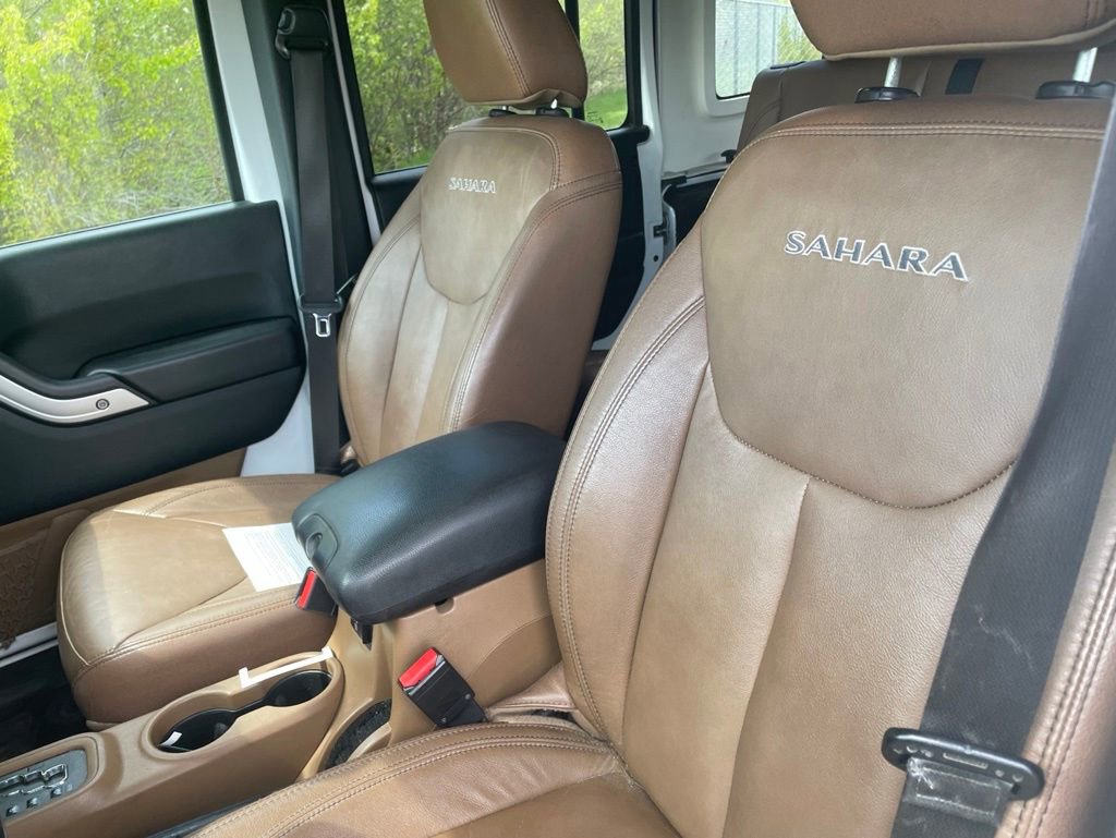 Used 2018 Jeep Wrangler Unlimited Sahara w/ Connectivity Group AWD/4WD image 12