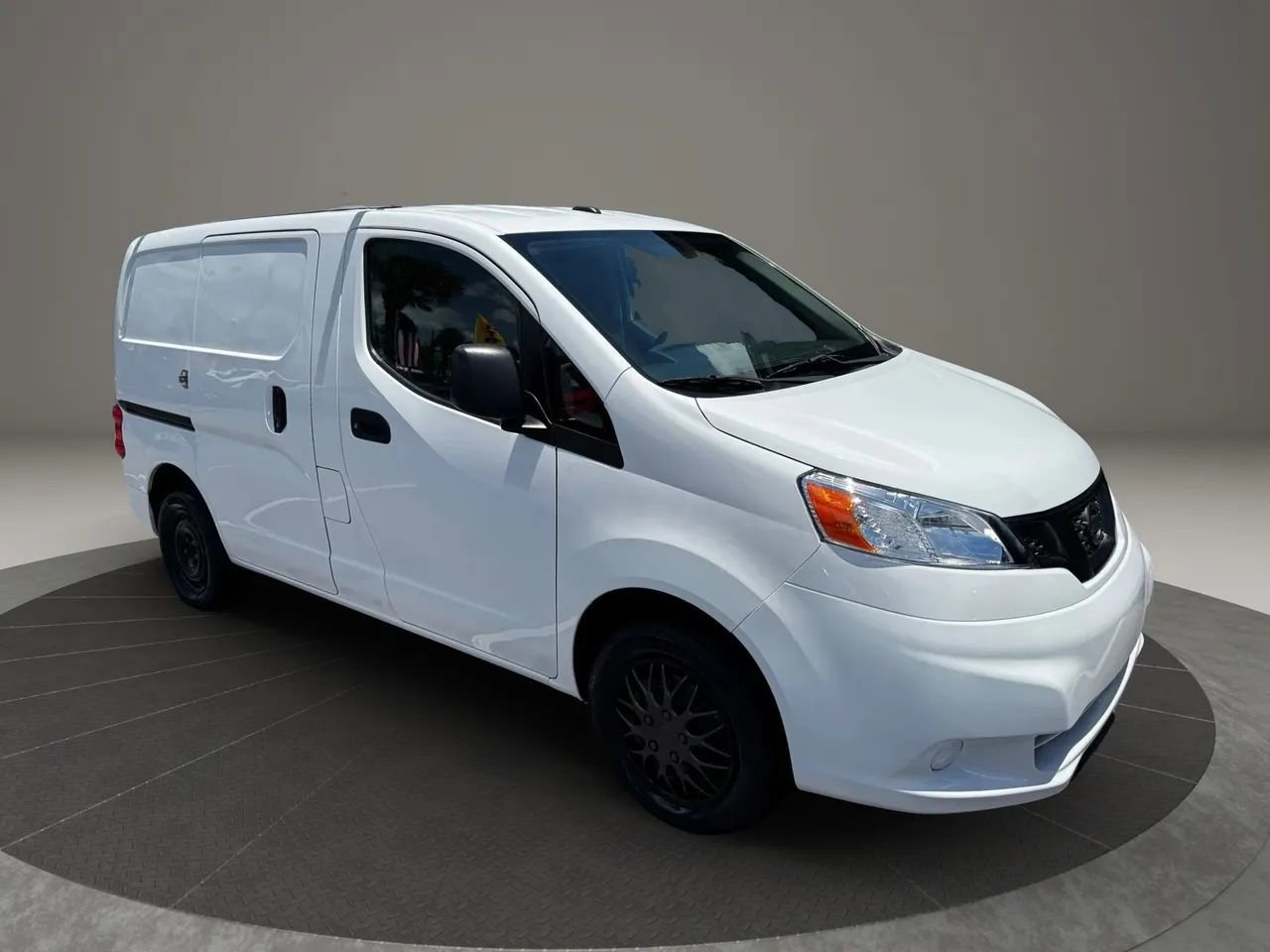 Used 2021 Nissan NV200 S image 2