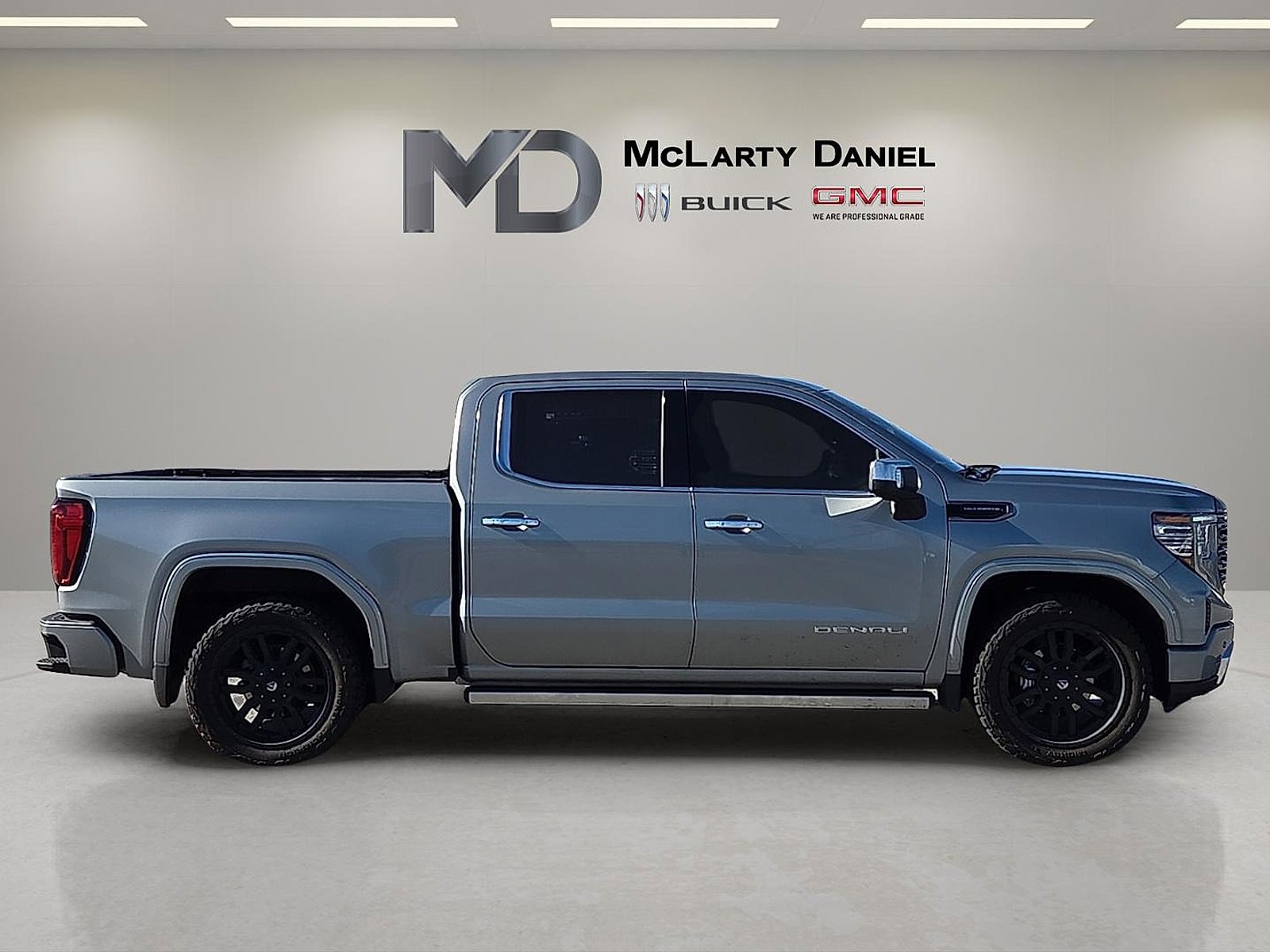 Used 2025 GMC Sierra 1500 Denali Ultimate image 6