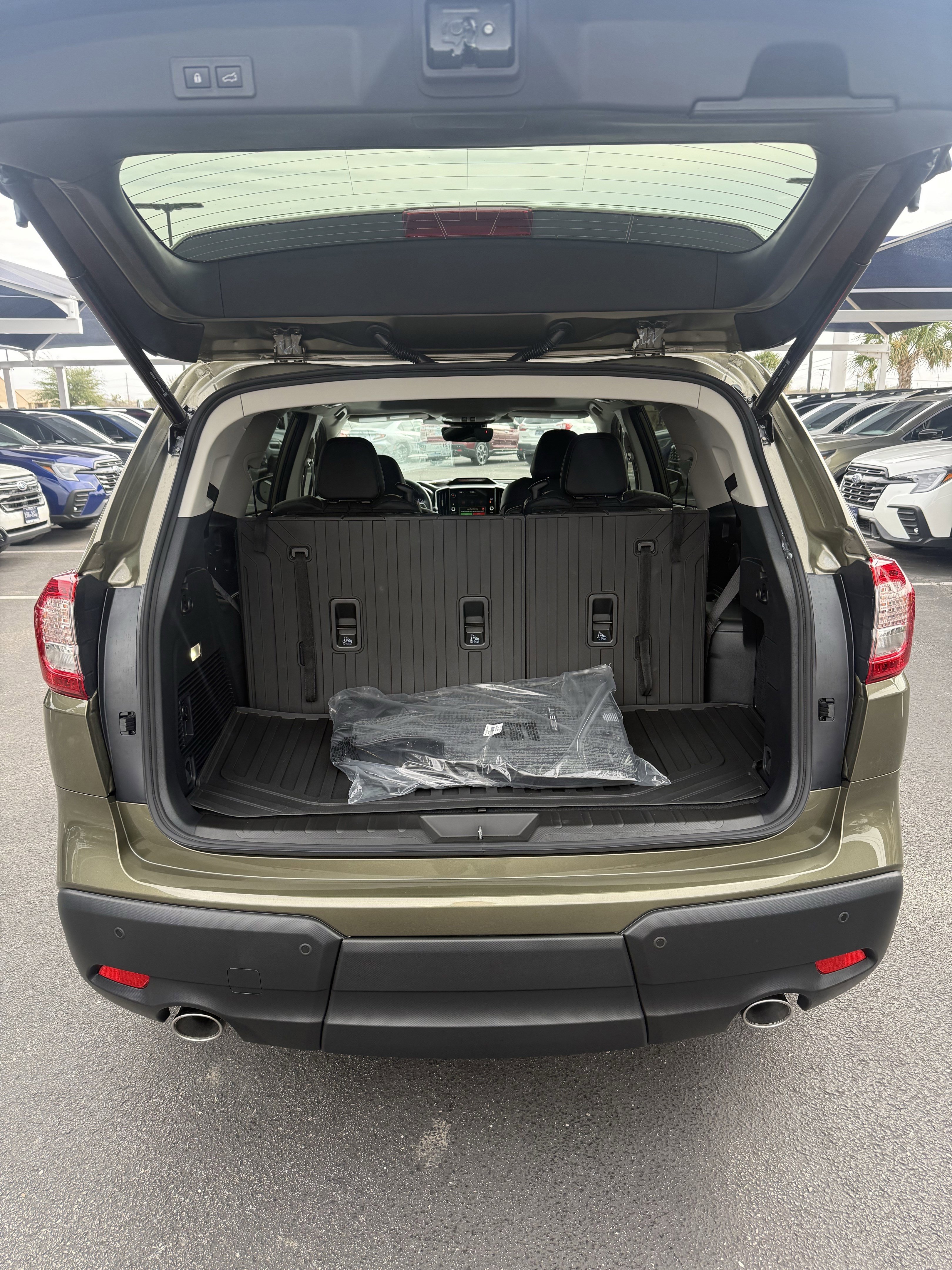 New 2026 Subaru Ascent Limited image 9