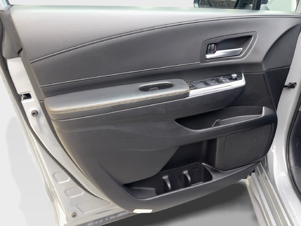 Used 2025 Toyota Sienna XLE Woodland Edition AWD/4WD image 34
