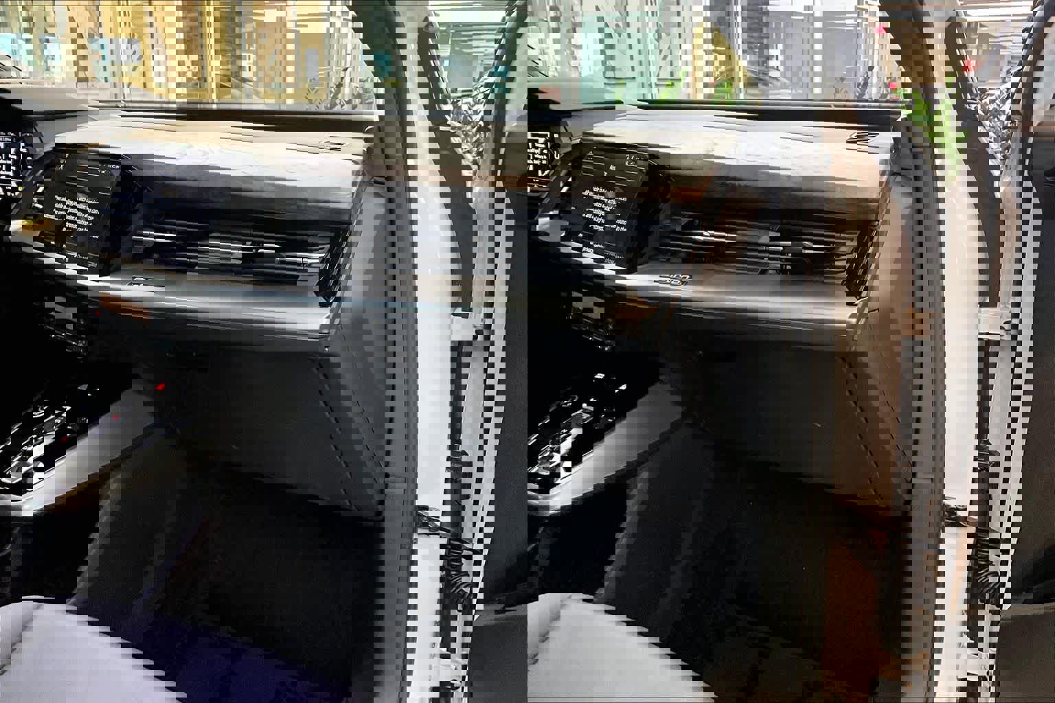 Used 2023 Audi Q4 e-tron Premium Plus w/ Premium Plus image 17