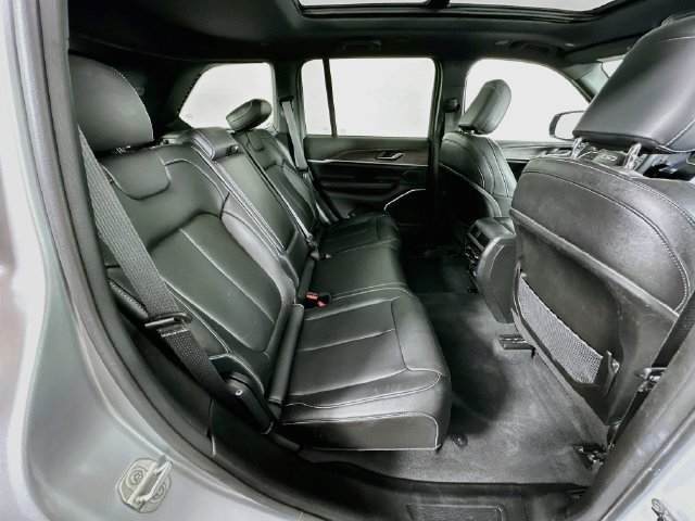 Used 2024 Jeep Grand Cherokee Limited 4xe AWD/4WD image 30