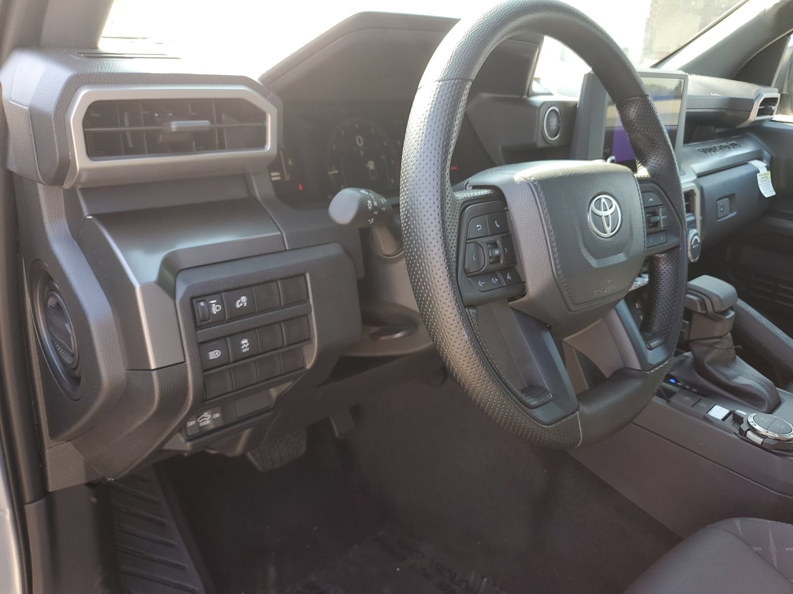 Certified 2026 Toyota Tacoma SR5 AWD/4WD image 18