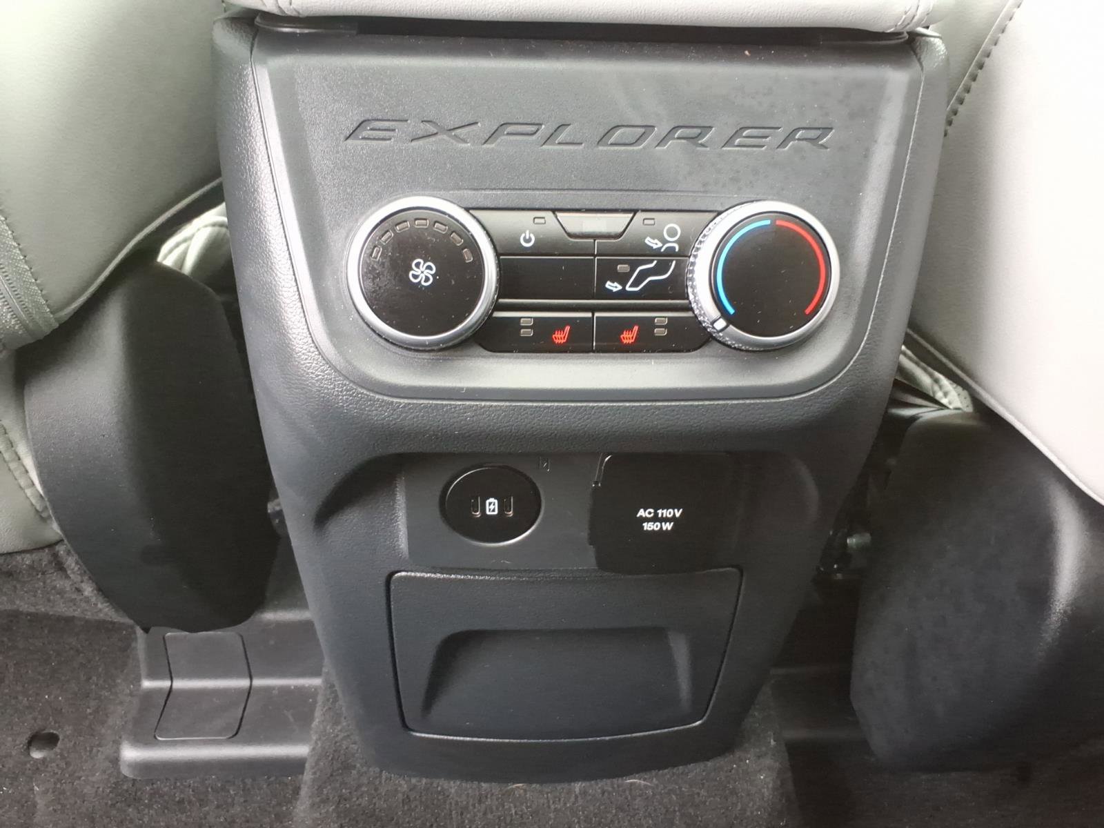 Used 2025 Ford Explorer Platinum w/ Ultimate Package image 16