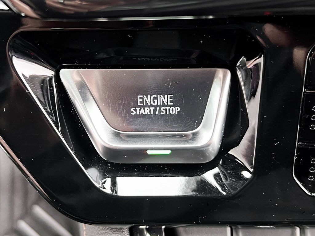 Used 2024 GMC Sierra 1500 AT4 w/ Technology Package image 9