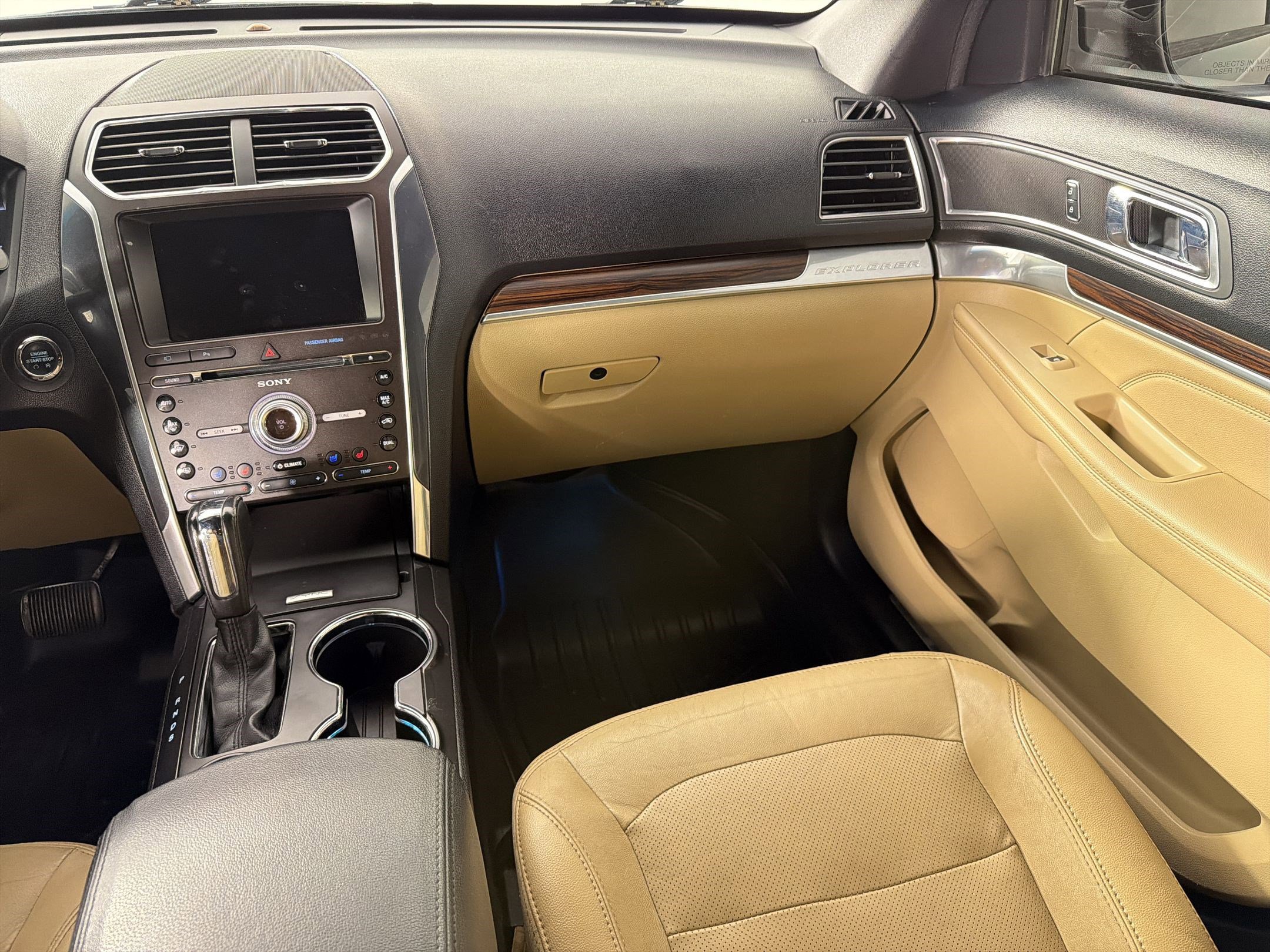 Used 2016 Ford Explorer Limited image 27