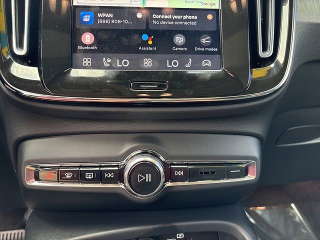 Used 2025 Volvo XC40 B5 Plus AWD/4WD image 26