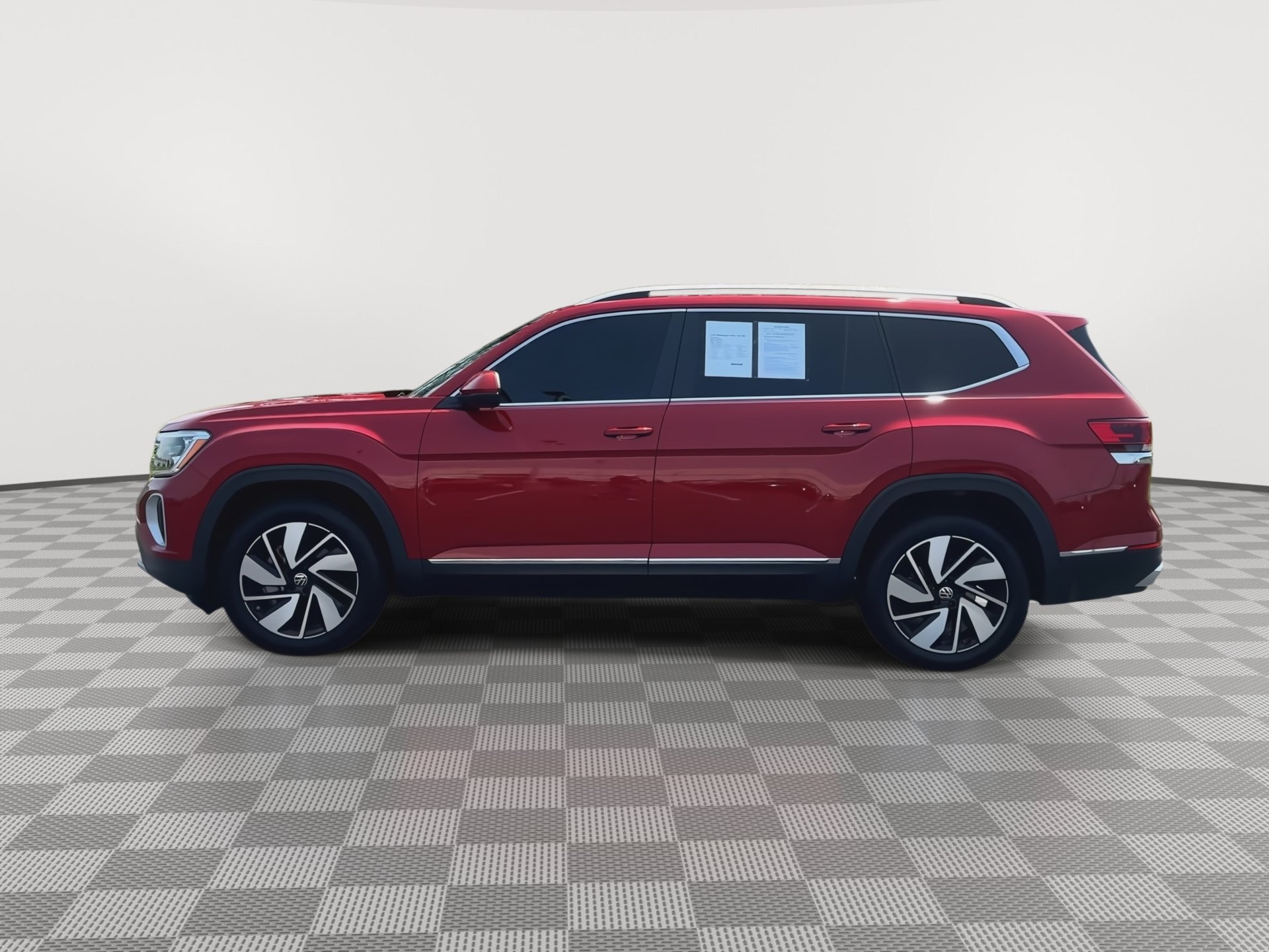 Used 2024 Volkswagen Atlas SEL AWD/4WD image 5