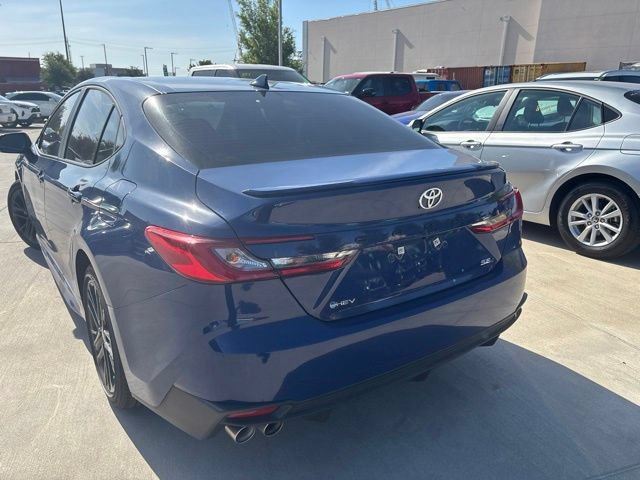 Used 2025 Toyota Camry SE FWD image 4