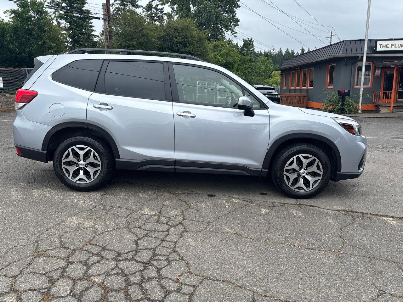 Used 2020 Subaru Forester Premium AWD/4WD image 4