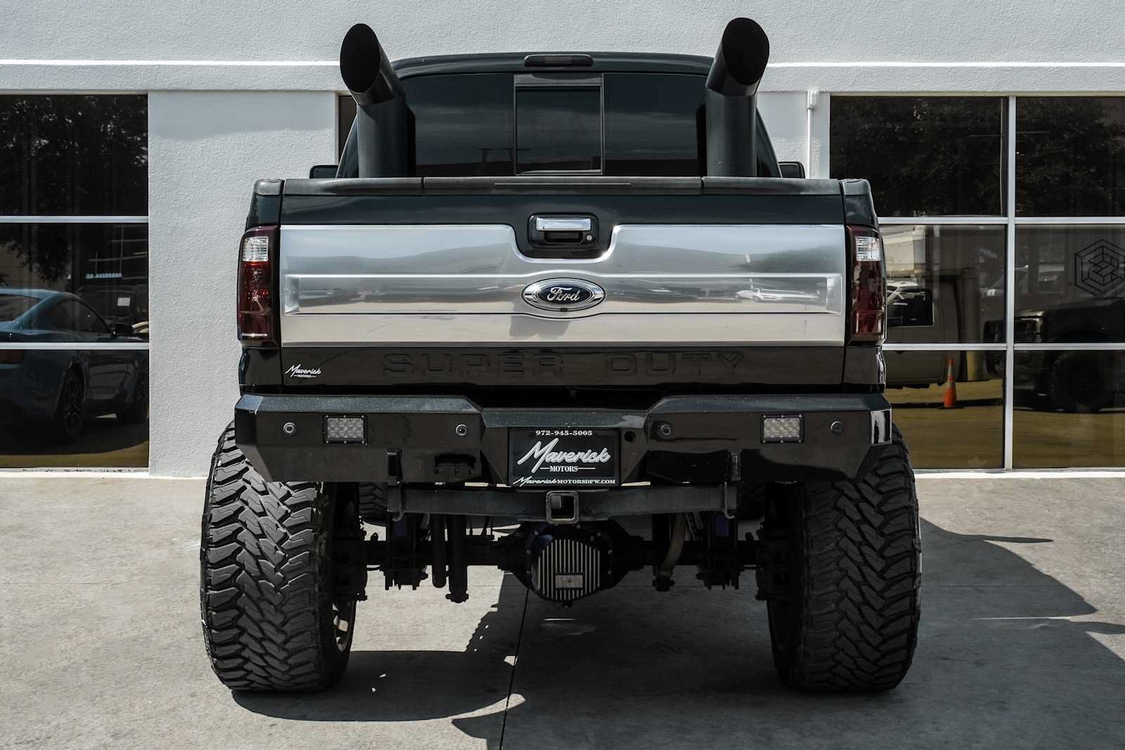 Used 2014 Ford F250 Platinum w/ FX4 Off-Road Package AWD/4WD image 9