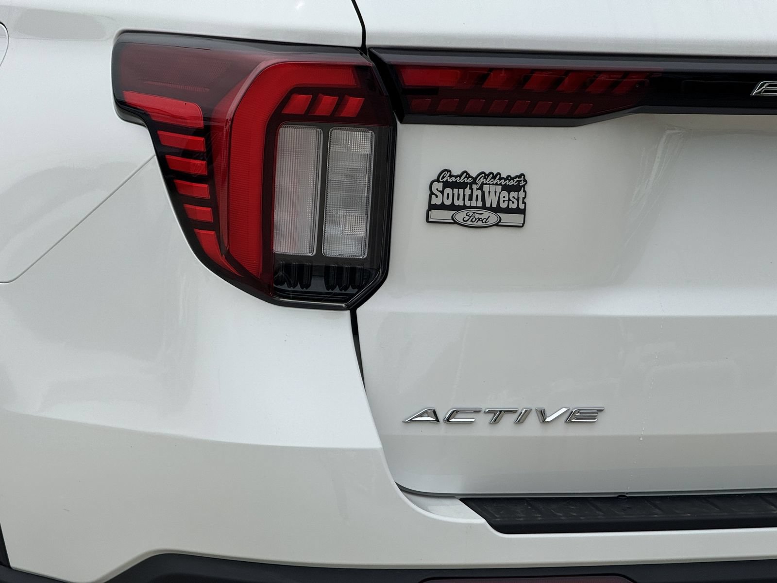 New 2026 Ford Explorer Active RWD image 9