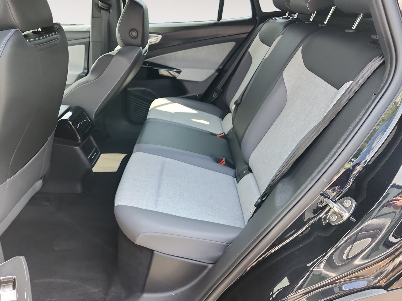 Used 2023 Volkswagen ID.4 Pro RWD image 13