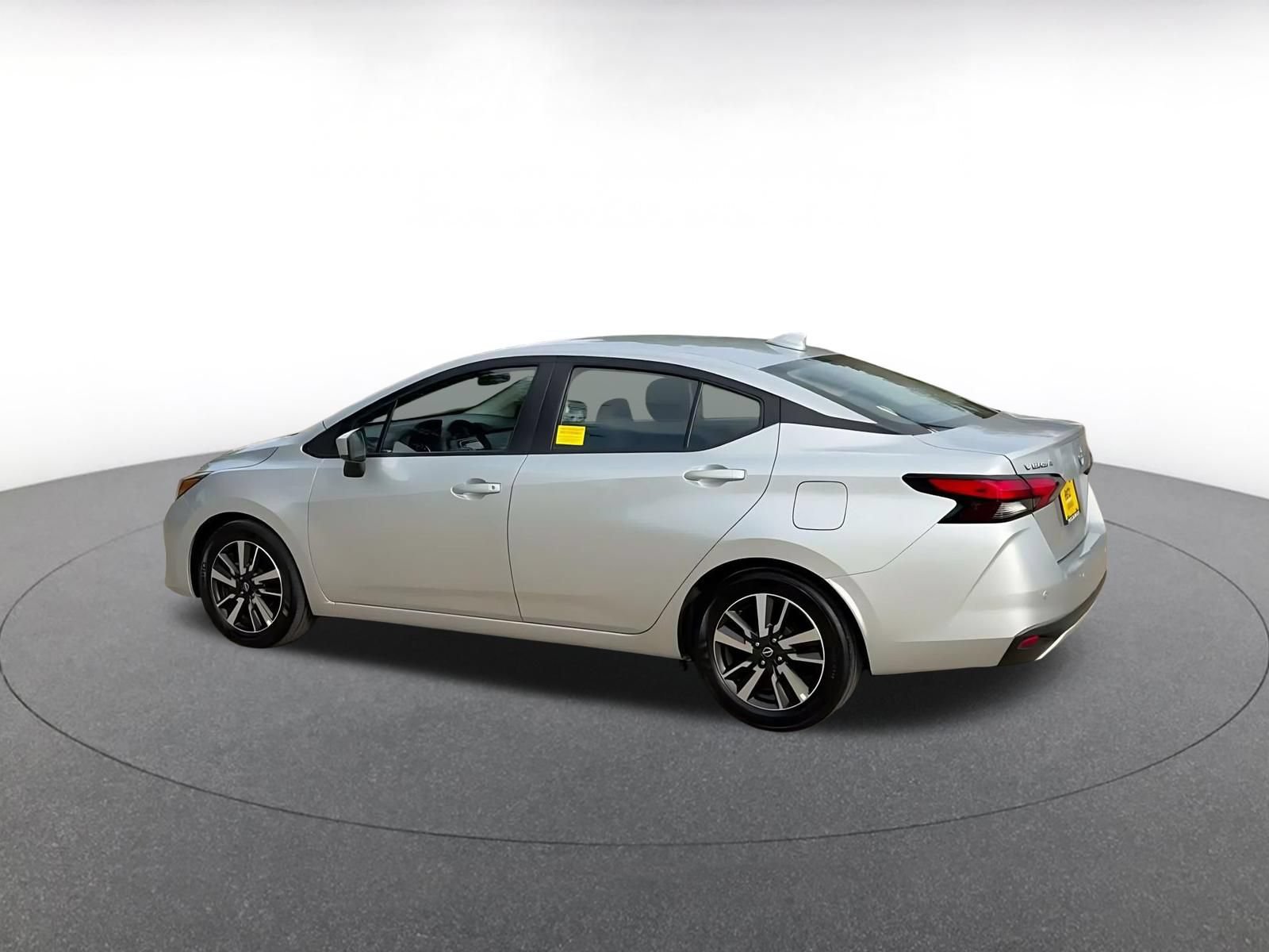 Used 2025 Nissan Versa SV FWD image 8