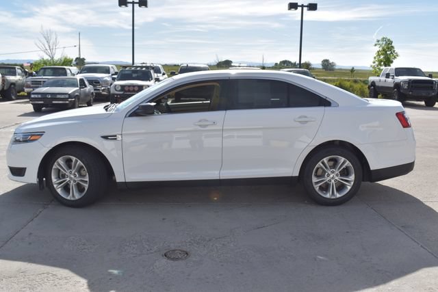 Used 2016 Ford Taurus SE FWD image 8